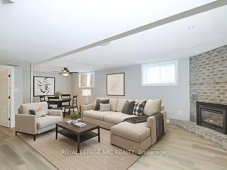 100 Larchwood Cir — Photo 3