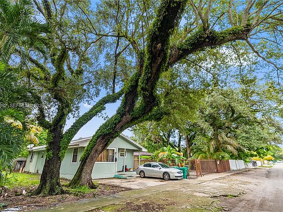 4th image of 1885 NW 113th Ter