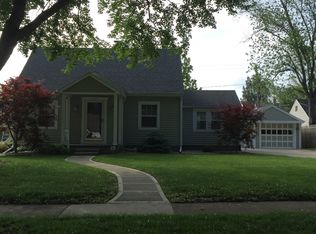 1717 Glenross Blvd, Oregon, OH 43616