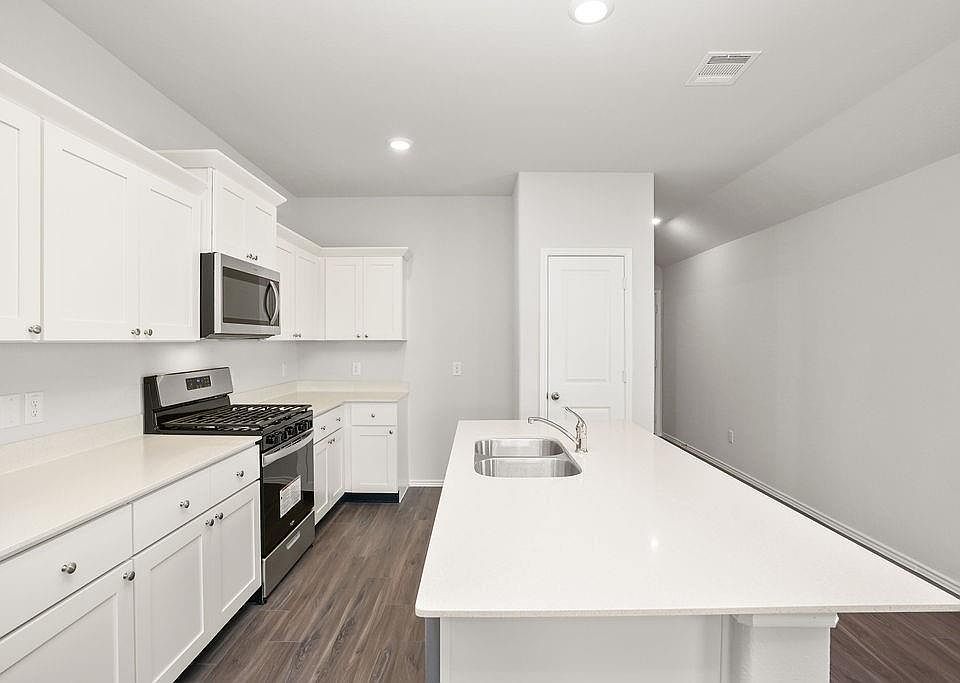 1st image of 3117 Wood Lily Dr