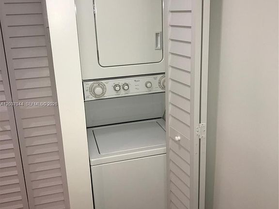 2nd image of 731 6th St APT 105
