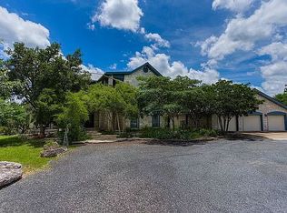 616 Indian Lake Dr, Kerrville, TX 78028