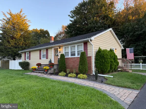 305 W Summit St, Vineland, NJ 08360