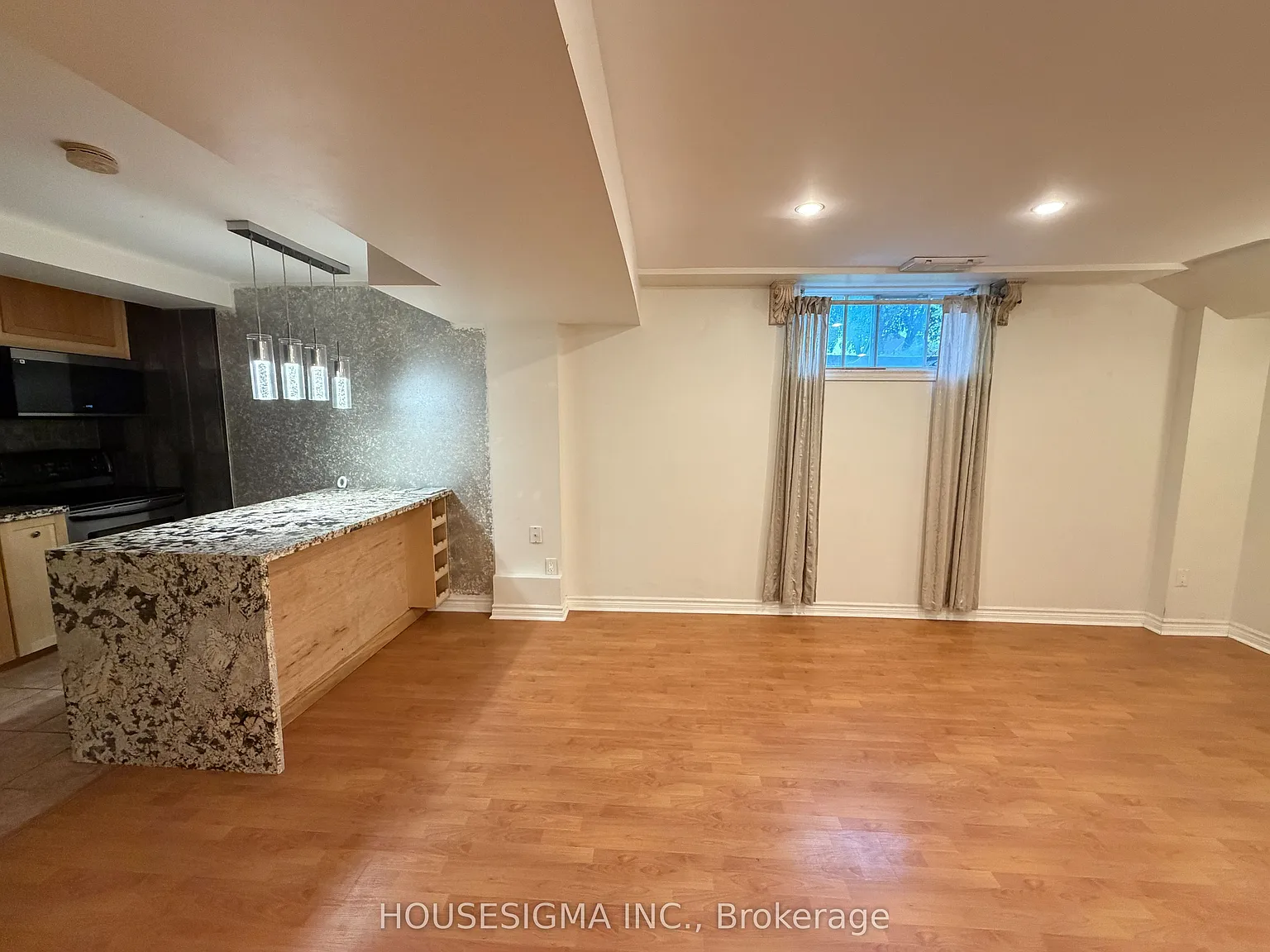 2 bed, $1,650 — Photo 3