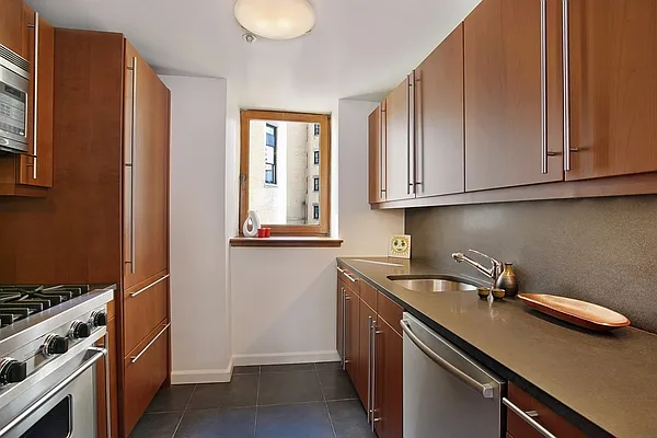 Sold by Corcoran | media 6