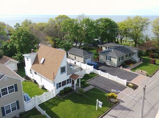 52 Vine Rd, Rocky Point, NY 11778