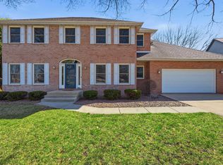5948 Woods Edge Rd, Fitchburg, WI 53711