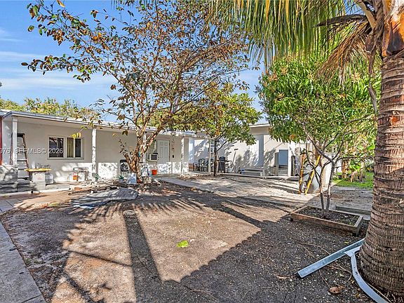 4th image of 2900 SW 19th St