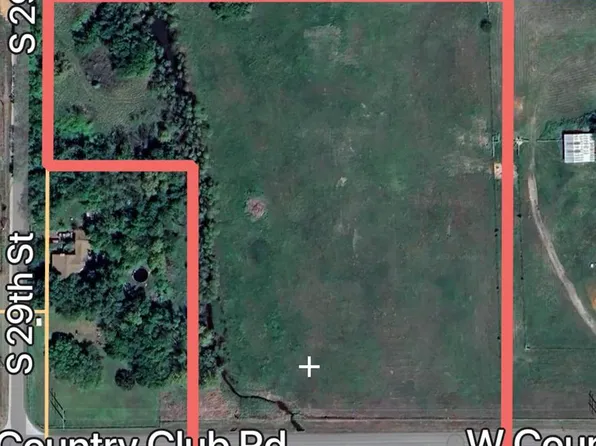 W Country Club Rd, Chickasha, OK 73018