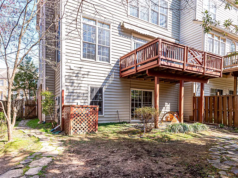 9600 Lagersfield Cir — Photo 25