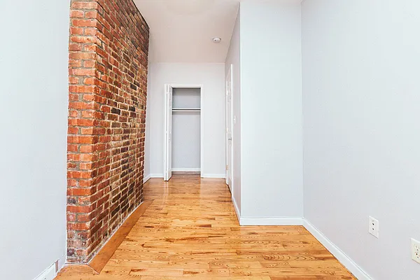 Rented by EXR | media 25