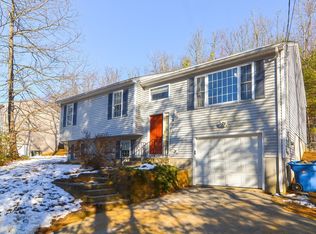38 Clarke Rd, Sturbridge, MA 01566