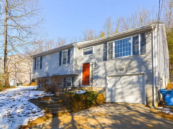 38 Clarke Rd, Sturbridge, MA 01566
