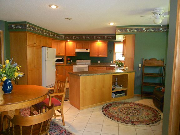 5th image of 271 Morton Dr