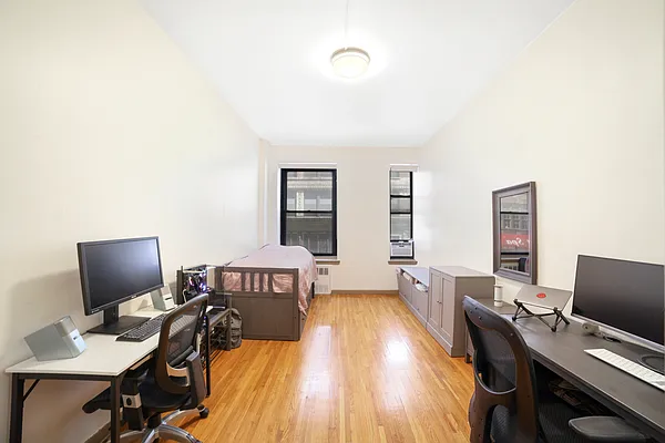 Rented by Oxford Property Group | media 25