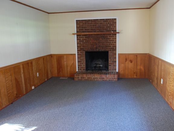 Den/Living room with Ceiling Fan