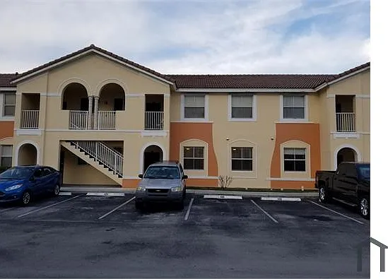3 bed, 1182 sqft, $2,350 — Photo 2