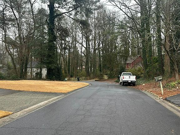 5th image of 2203 Wood Glen Ln SE