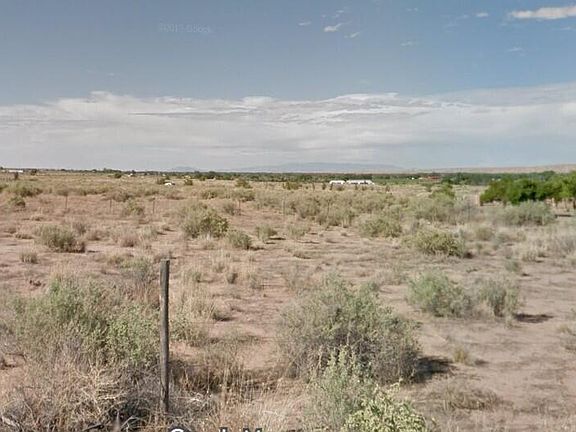3rd image of 14 Los Caballos Ln