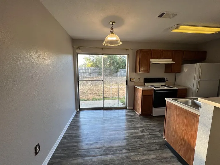 5908 Greengate Dr #C — Photo 6