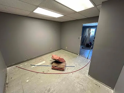 3685 Robert C Byrd Driveover Garage Office — Photo 4