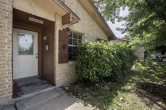 1st image of 605 McKown Dr