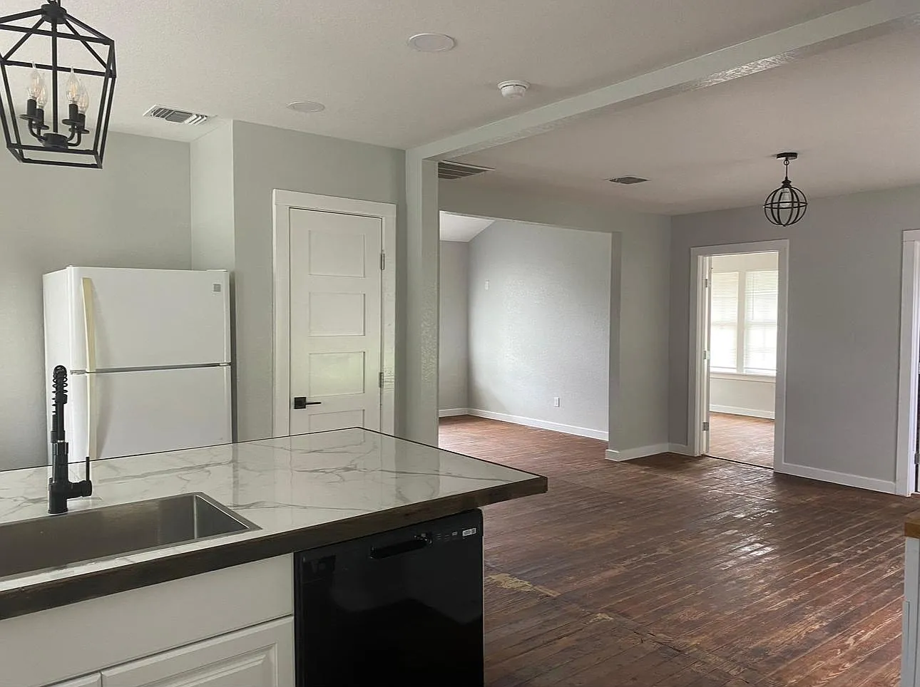 106 Weber St — Photo 4