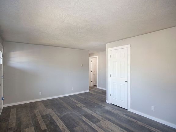 5th image of 1374 SE Cedar St #2
