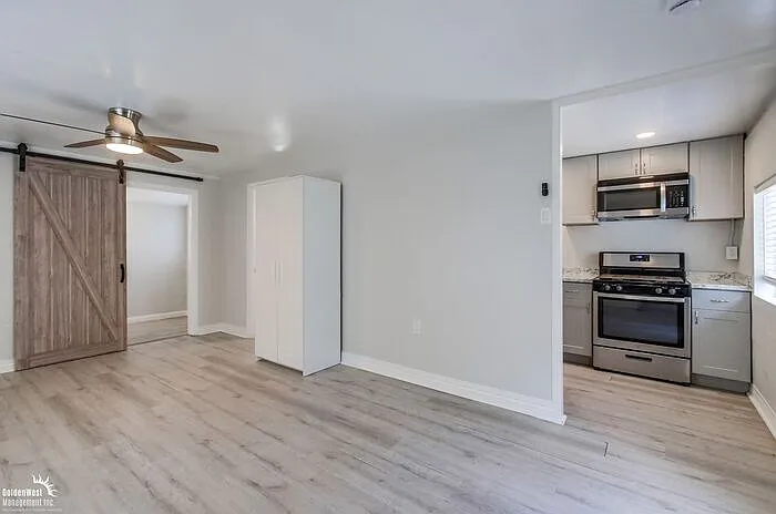 1 bed, 1.0 bath, $2,095 — Photo 2