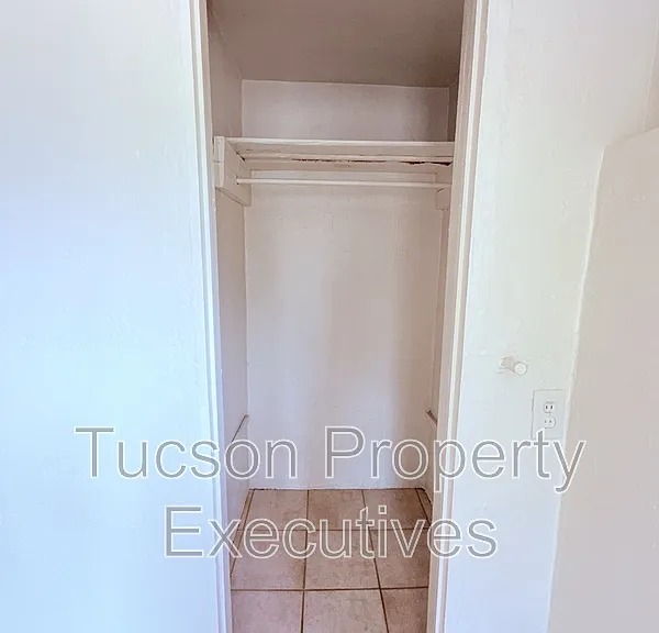 1233 E Mabel St #3 — Photo 8