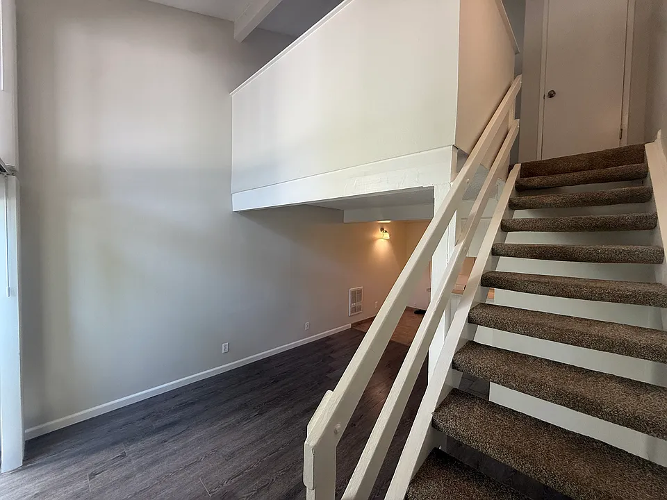 1677 Maple Ave
