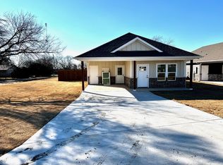 406 Powell St, Celeste, TX 75423