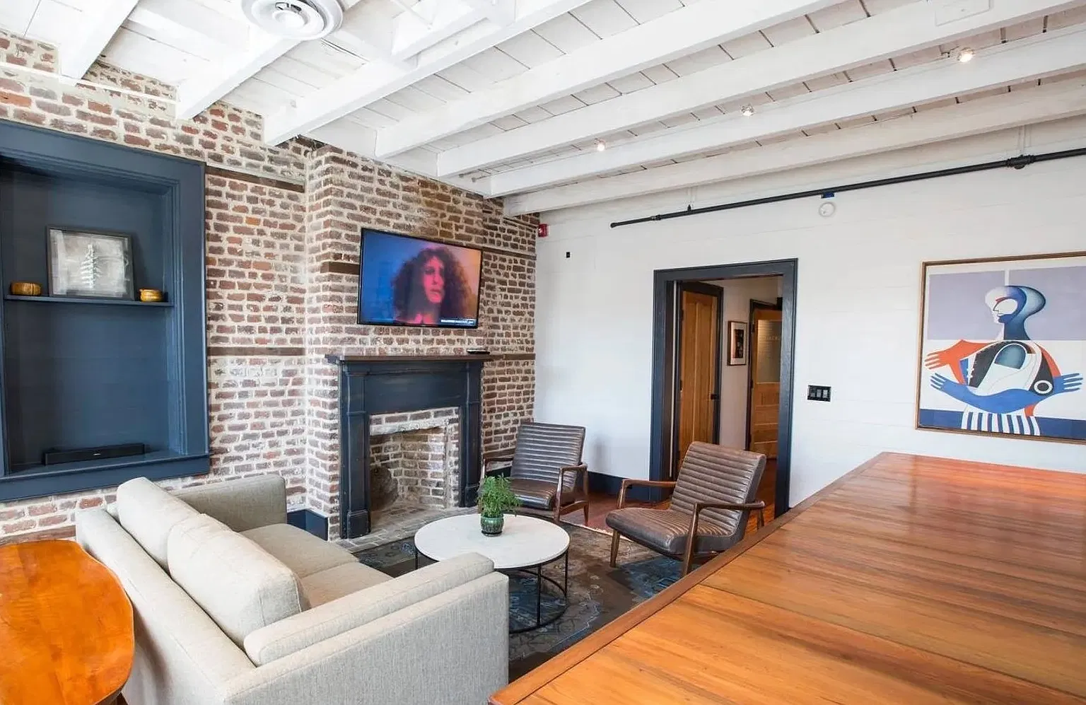 2 bed, 2.5 bath, 1986 sqft, $4,800 — Photo 2
