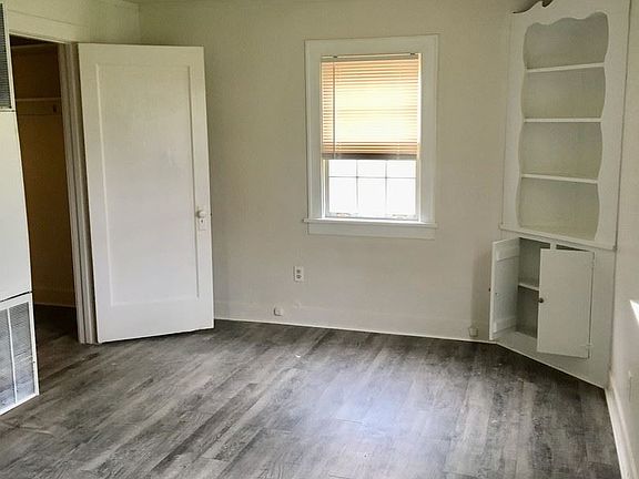 4th image of 1611 S Northern Blvd #B