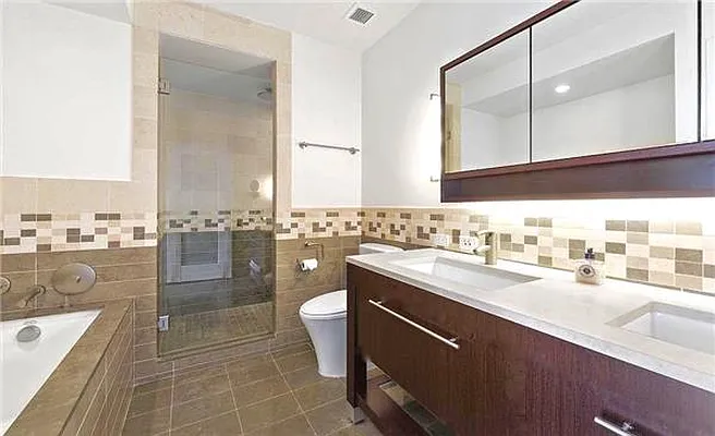 Sold by R New York | media 4