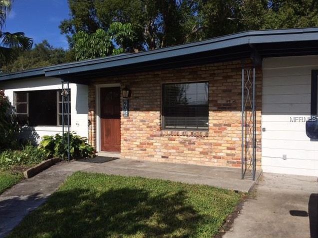 1st image of 905 Crestwood Ln