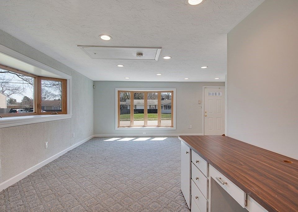 47 N Belgian Rd, Danvers, MA 01923 Zillow