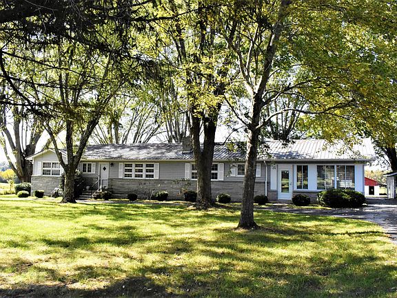 3rd image of 199 Huckleberry Ln