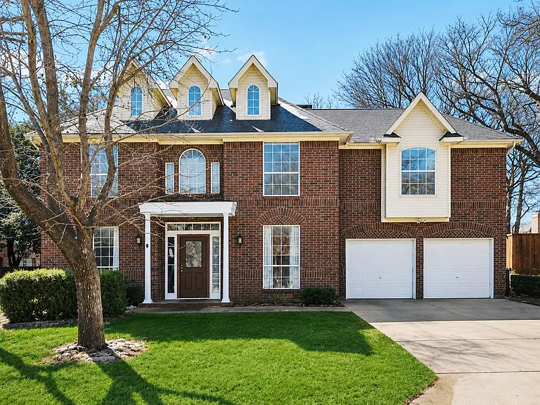 2657 Hillside Dr — Photo 1