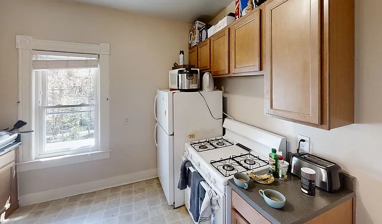 1401 Golden Ave #2 — Photo 2