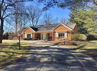 1439 Meadowbrook Ln, East Lansing, MI 48823