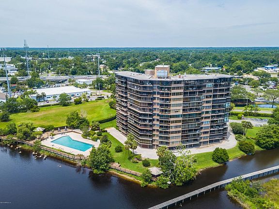 4401 Lakeside Dr #301-3