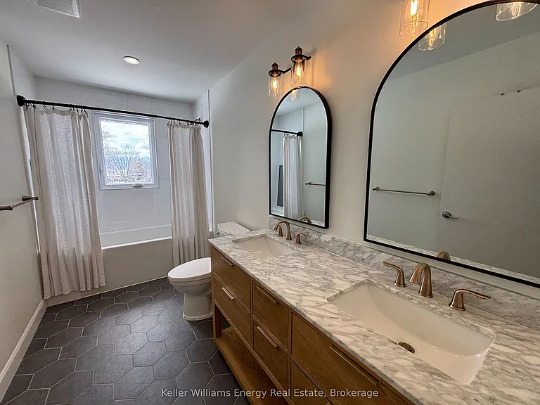 497 Wellington Main St — Photo 18