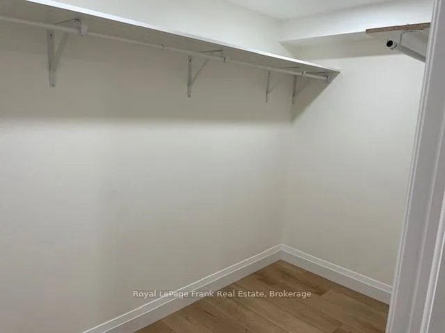 48 Parkside Dr — Photo 3