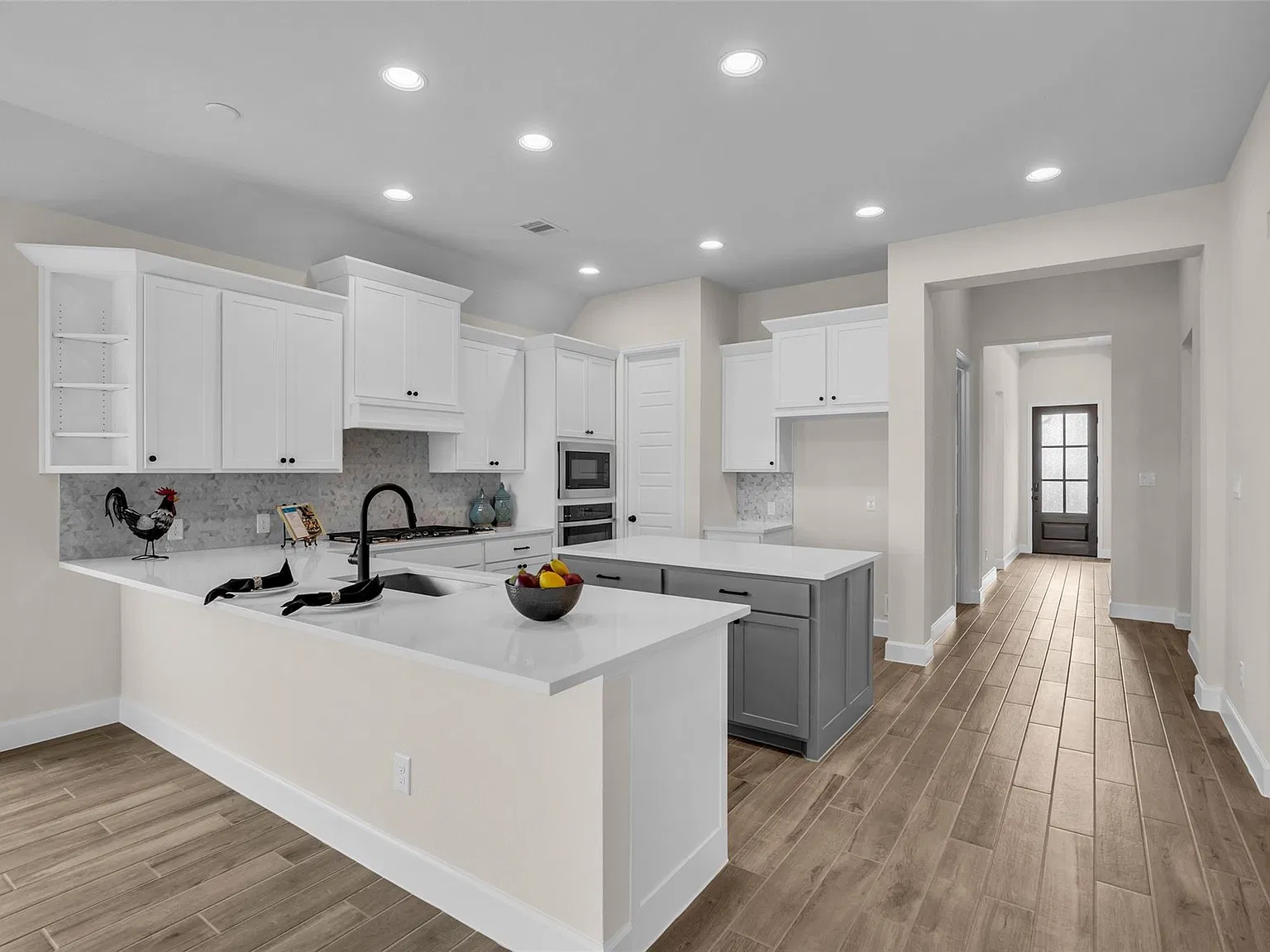 4 bed, 3.0 bath, 2169 sqft, $3,000 — Photo 4