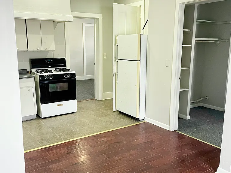 33 Harvard St #1 — Photo 6