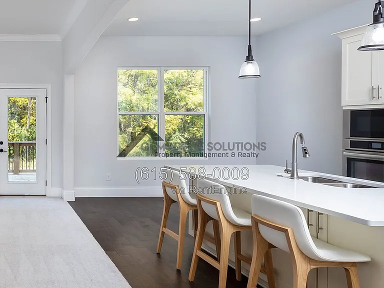 631 Silva Ln — Photo 11