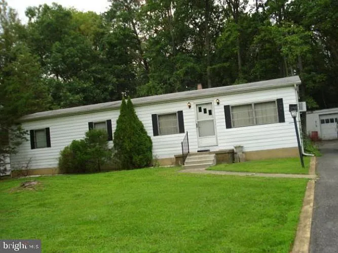 1604 Laurel Dr photo 1