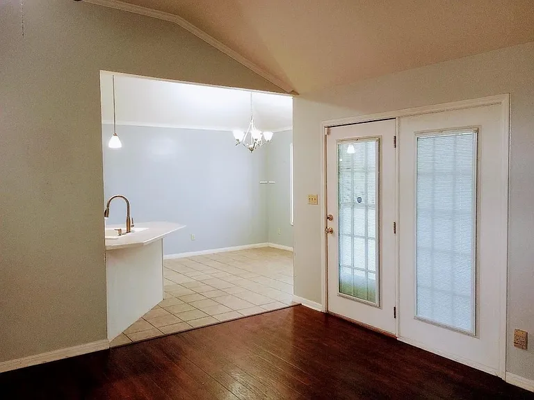 7996 Blue Bonnet Ln — Photo 3