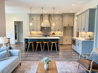 688 Skillet Ave, Huntertown, IN 46748